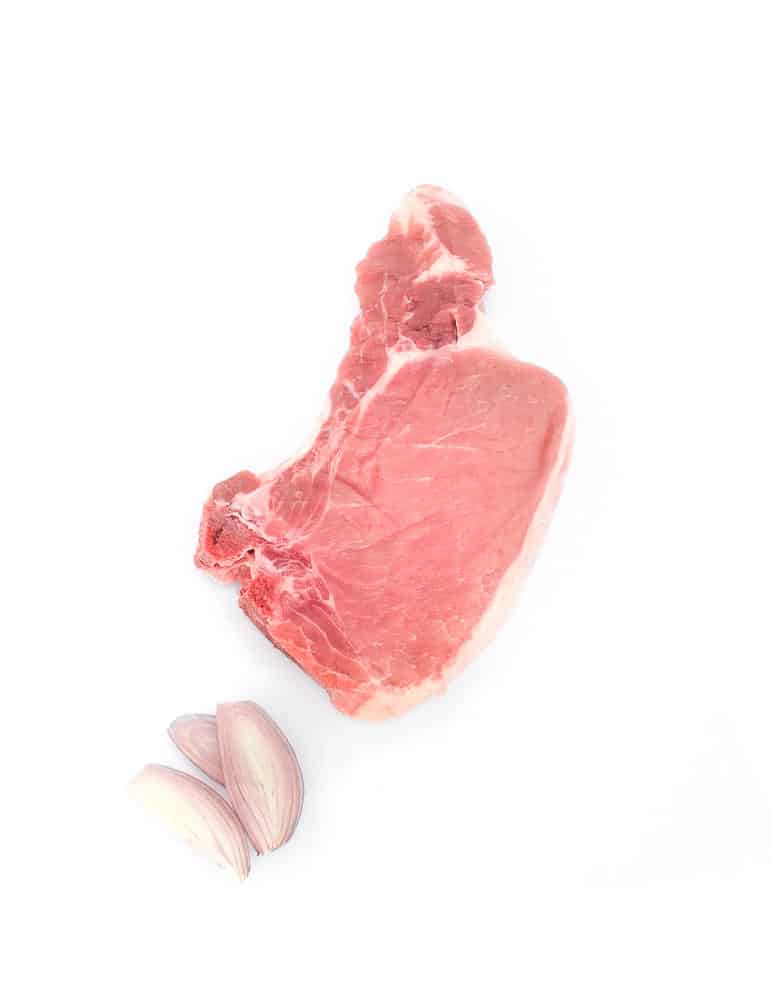 Viande, cote de porc première. Maison Alpin. Vente en direct de la salaison familiale. Charcuterie artisanale, saucisson, saucisse, diot, jambon, de Haute-Savoie & viande de qualité supérieure en ligne.