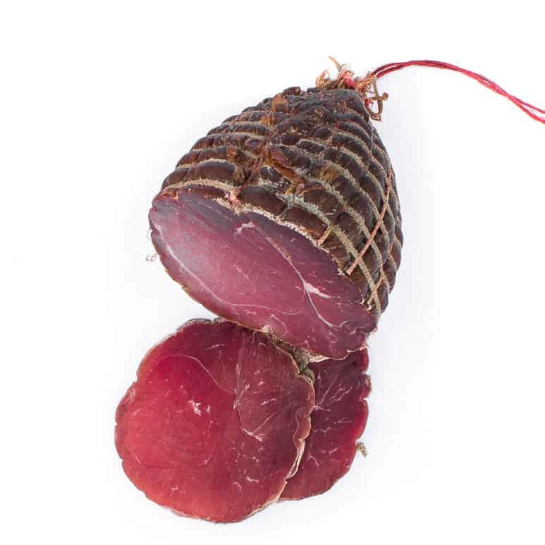 Demi noix de jambon fumée. Maison Alpin. Vente en direct de la salaison familiale. Charcuterie artisanale, saucisson, saucisse, diot, jambon, de Haute-Savoie & viande de qualité supérieure en ligne.