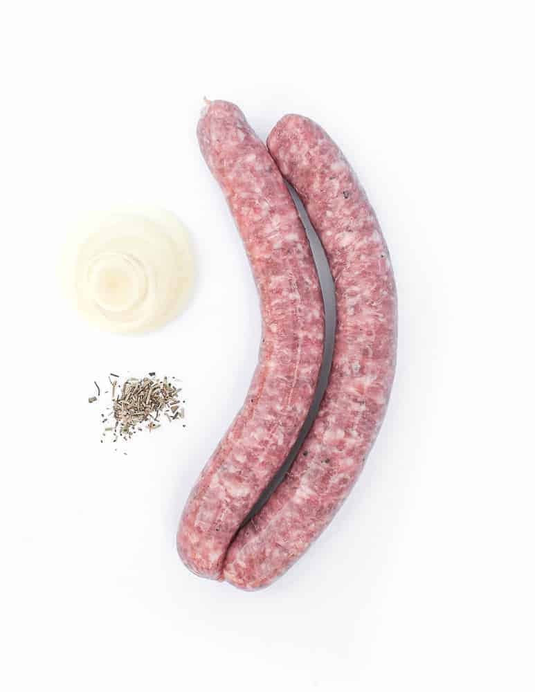 L'incontournable, chipolata. Maison Alpin. Vente en direct de la salaison familiale. Charcuterie artisanale, saucisson, saucisse, diot, jambon, de Haute-Savoie & viande de qualité supérieure en ligne.