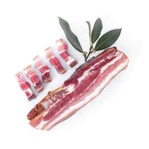 Poitrine de porc fumée à l'ancienne. Maison Alpin. Vente en direct de la salaison familiale. Charcuterie artisanale, saucisson, saucisse, diot, jambon, de Haute-Savoie & viande de qualité supérieure en ligne.