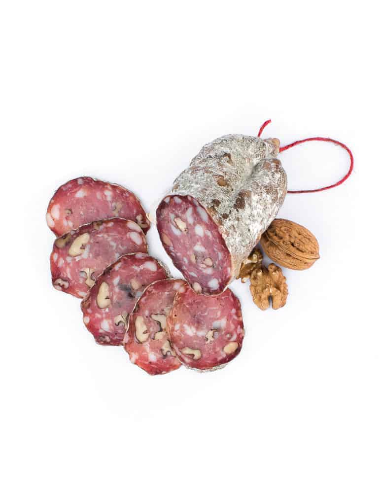 Saucisson sec aux noix. Vente en direct de la salaison familiale. Charcuterie artisanale, saucisson, saucisse, diot, jambon, de Haute-Savoie & viande de qualité supérieure en ligne.