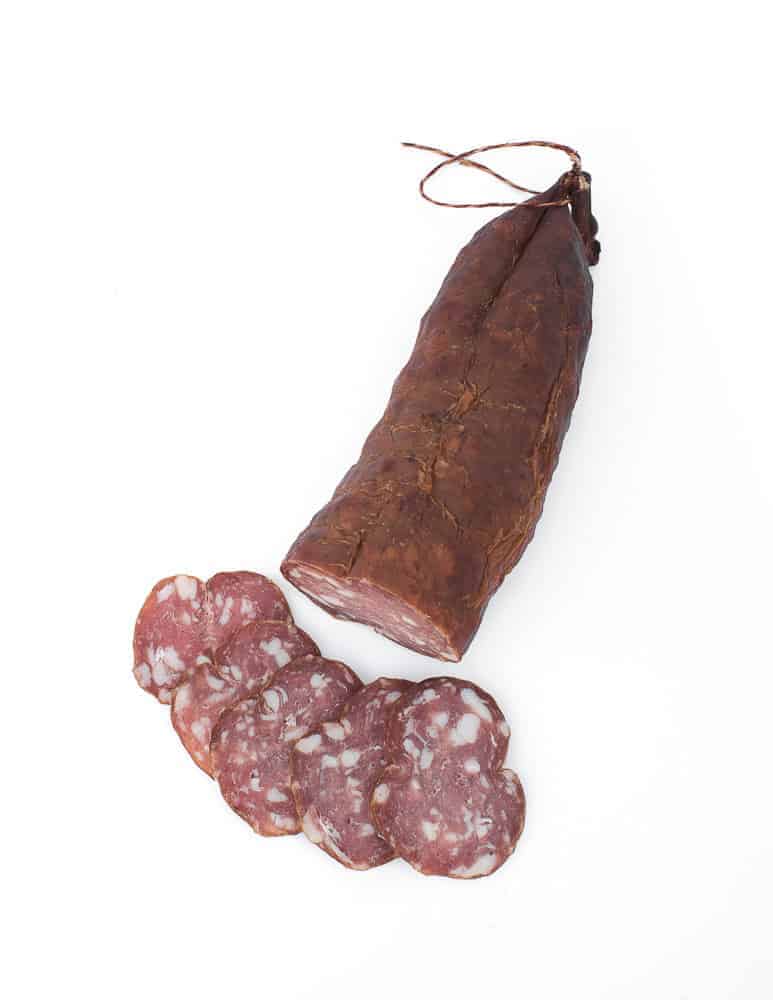 Saucisson sec fumé à l'ancienne. Vente en direct de la salaison familiale. Charcuterie artisanale, saucisson, saucisse, diot, jambon, de Haute-Savoie & viande de qualité supérieure en ligne.