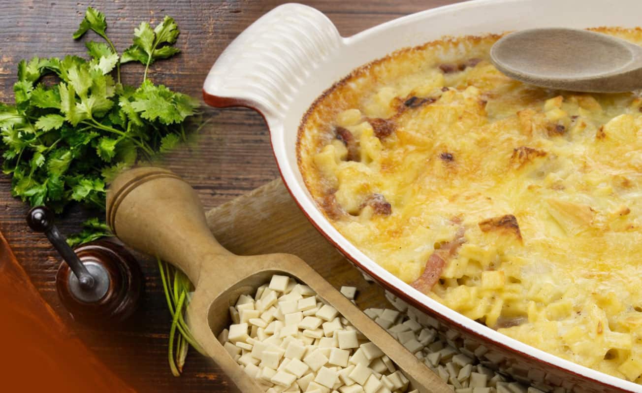 Inspirée de la tartiflette, la croziflette réunit tous les bons produits de Savoie